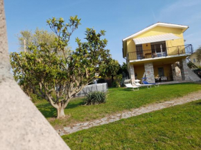 Villa La Magnolia - Private Beach Access, Garden, Views
